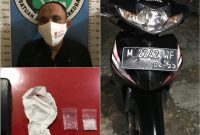 Foto: MR Bersama Barang Bukti Saat Diamankan Satresnarkoba Polres Sumenep