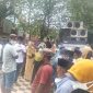 Foto: Ratusan Massa ARM saat menggruduk kantor kecamatan Rubaru. 