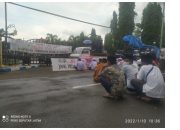 Breaking News: Ratusan Massa Rukyah Pemkab Sumenep