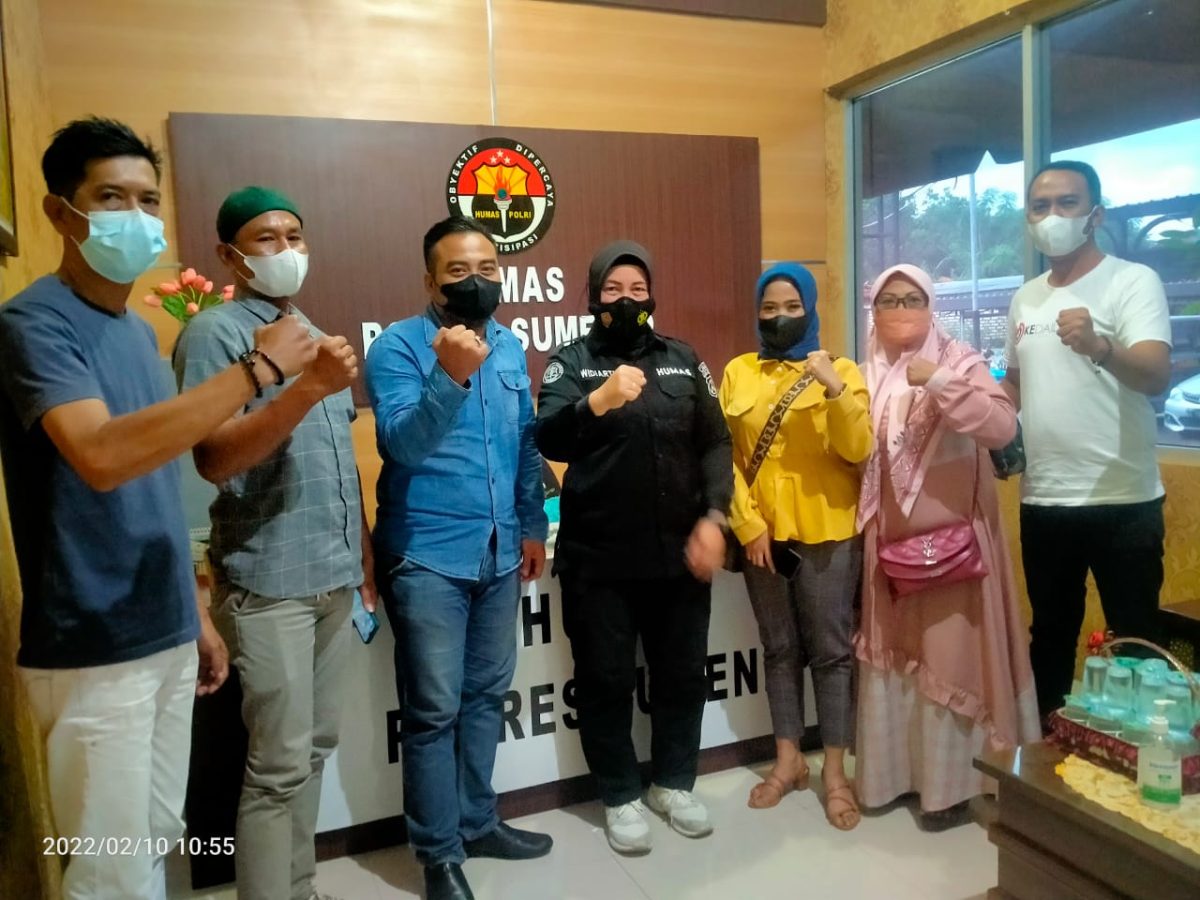 Foto: Kasubag Humas Polres Sumenep Foto Bareng Bersama awak media