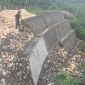 Foto: Proyek Tembok Penahanan Tanah (TPT) yang berada di Desa Benaresep Timur, Kecamatan Lenteng. 