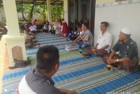Foto: Kepala BPP Lenteng didampingi ketua Gapoktan Desa Jambu melakukan verifikasi terhadap Kelompok Tani (Poktan) Desa jambu