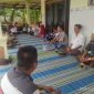 Foto: Kepala BPP Lenteng didampingi ketua Gapoktan Desa Jambu melakukan verifikasi terhadap Kelompok Tani (Poktan) Desa jambu 