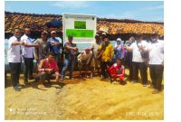 Foto: Imam Daud Kepala Desa Pagar Batu mendampingi utusan KKP saat meresmikan desanya menjadi Kampung perkanan budidaya