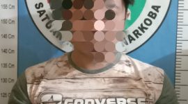 Foto: DW saat diamankan dikantor Satresnarkoba Polres Sumenep. (Istimewa) 