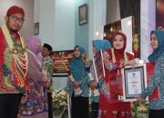 Penganugerahan Lomba Desa Dan 10 Program Pokok PKK, Bupati Berharap Tidak Ada Lagi Desa Berstatus Tertinggal Penganugerahan Lomba Desa Dan 10 Program Pokok PKK, Bupati Berharap Tidak Ada Lagi Desa Berstatus Tertinggal