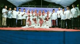 Foto: Foto bersama seluruh jajaran dewan guru SDN. Daramista II Kecamatan Lenteng, Sumenep. (Istimewa) 