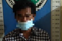 Foto: Tersangka saat berada di kantor Satresnarkoba Polres Sumenep