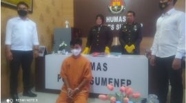 Foto:Kasi Humas Polres Sumenep Akp Widiarti S.,S.H didampingi Kanit Idik 1 IPDA Surat saat konfrensi pers