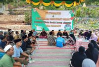 Foto:Kepala desa Pagarbatu didamping ketua pokdarwis menggelar silaturrahim di wisata bukit tawap leng-leng desa pagarbatu, kecamatan saronggi
