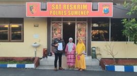 Foto:Andika Meigista CHK. SE., SH., CNSP., CNICP dari AL-FATH LAW FIRM saat mendampingi AS di Polres Sumenep