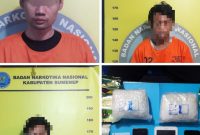 Foto:Ketiga tersangka berikut barang bukti saat diamankan di kantor BNNK Sumenep