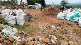 Ket:Tambang fosfat yang berlokasi di desa Ellak daya, lenteng