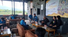 Bincang Santai: KJS dan pelaksana Malang Flower Carnival (MFC) diskusi rencana pelaksanaan even Pelangi di Sumenep tahun 2023. (Foto: Muhammad Fahrul)