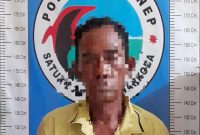 Foto:Tersangka TL warga Desa Palasa talango