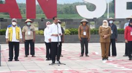 Presiden Joko Widodo didampingi Forkopimda Jatim resmikan Bendungan Semantok di Nganjuk, Selasa (20/12/2022). (Foto: Joe)