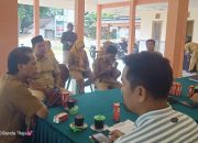 PLT Camat Lenteng Monitoring Penggunaan Dana Desa di Desa Daramista PLT Camat Lenteng Monitoring Penggunaan Dana Desa di Desa Daramista