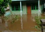 Masyarakat Minta Pemerintah Hadir Tangani Banjir di Desa Torjek yang Sampai Genangi Rumah Warga