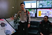 Wakasatlantas Polrestabes Surabaya, Kompol Randy. (Foto: Heri Wicaksono)