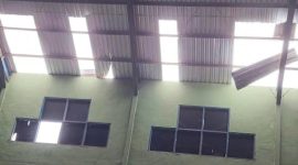 Foto:Atap Gor Arjasa Yang Mulai Rusak
