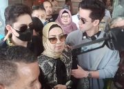 Hotman : Ferry jago melukai tanpa bekas,Venna Melinda Penuhi Panggilan Penyidik Didampingi Dua Anaknya dan Hotman Paris Hutapea