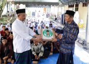Kyai Muda Pendukung Ganjar di Jatim Serahkan Bantuan untuk Majelis Taklim di Tuban Kyai Muda Pendukung Ganjar di Jatim Serahkan Bantuan untuk Majelis Taklim di Tuban