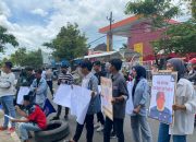 Mahasiswa Demo Kantor Bupati, Tuntut Program Batik ASN Dihentikan