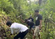Ganjar Milenial Center Malang Ajak Warga Bersih-Bersih dan Renovasi Musala Taman Bambu Mewek