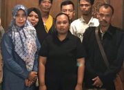Keluarga Korban Kanjuruhan menghormati Putusan Hakim, Tak Ingin Larut Dalam Kesedihan Keluarga Korban Kanjuruhan menghormati Putusan Hakim, Tak Ingin Larut Dalam Kesedihan