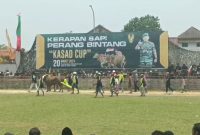 Kerapan Sapi piala KASAD berlangsung di Bangkalan, Jawa Timur, Senin, 20/03/2023. (Foto: Agus Josiandi)