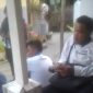 Rombongan DC Koperasi Mekar saat menagih hutang di Desa Kalianget Timur, Kecamatan Kalianget, Senin, 27/03/2023. Warga mengeluhkan sikap arogan yang dilakukan. (Foto repro from video)