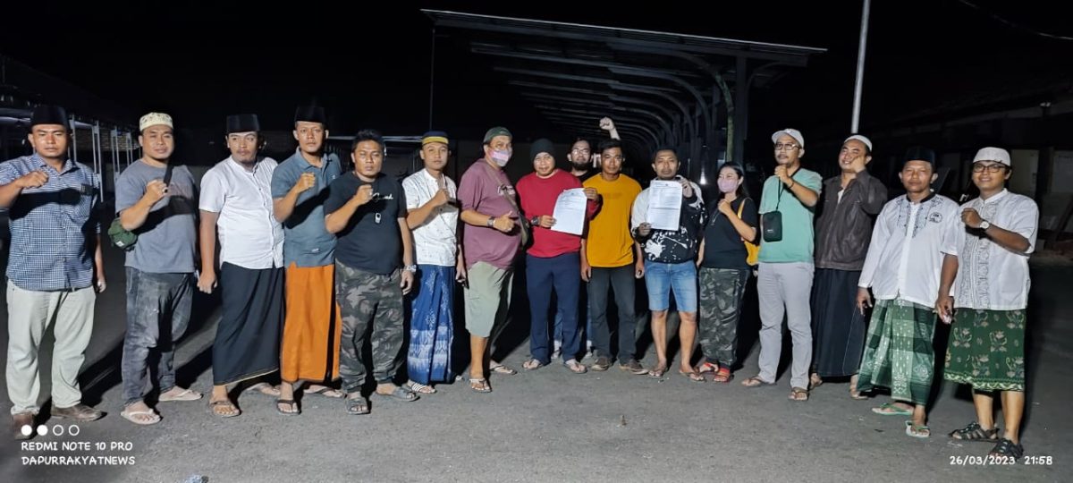 Foto:Puluhan wartawan kawal dugaan penganiayaan yang diduga dilakukan oleh eks Kades Batuampar, Kecamatan Guluk-Guluk