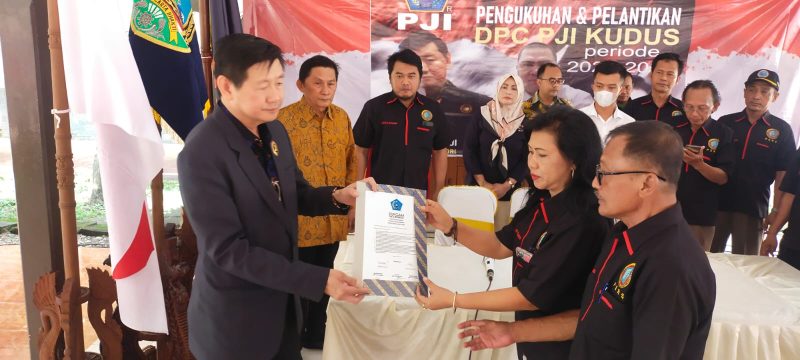 Foto:Prosesi pelantikan ketua DPC PJI Kudus