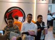 Dua kurir Ganja 3 Kg siap edar dibekuk Polrestabes Surabaya Dua kurir Ganja 3 Kg siap edar dibekuk Polrestabes Surabaya