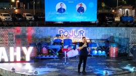 Foto:Ketua Umum Partai Demokrat Agus Harimurti Yudhoyono berdialog dengan ratusan mahasiswa Uniba Sumenep, Rabu malam, 13/04/2023. Di hadapan mahasiswa