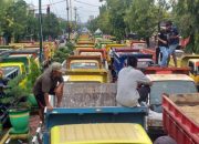 Ngeri,, Ratusan Dum Truck Kepung Kantor DPRD Sumenep Ngeri,, Ratusan Dum Truck Kepung Kantor DPRD Sumenep