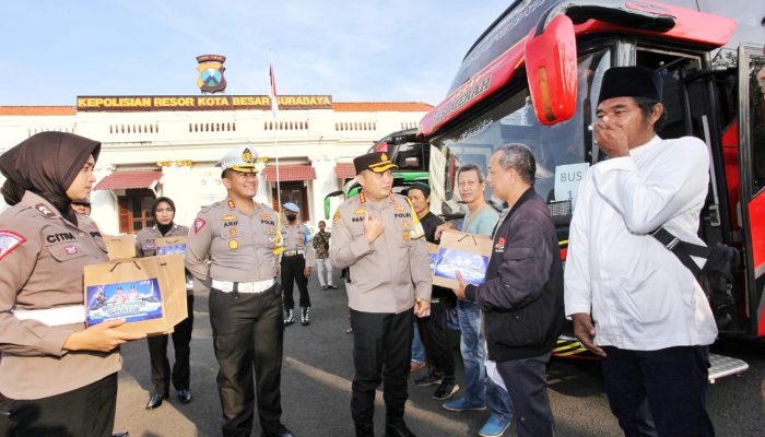Kapolrestabes Surabaya Lepas Balik Gratis