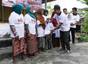 Cara Komunitas Sopir Truk Jatim Kenalkan Sosok Ganjar, Bagi-Bagi Oli dan Beri Santunan Janda