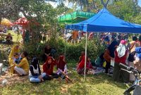 Foto:Para pelaku UMKM memadati arena Adventure Trail Sumekar 2023 di desa Matanair, Kecamatan Rubaru