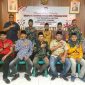 Foto:Foto bersama usai acara Rapat Pleno Terbuka Rekapitulasi Daftar Pemilih Hasil Perbaikan DPSHP tingkat Kecamatan Lenteng