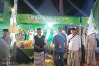 Foto:Foto bersama di depan Stand UMKM Binaan BAZNAS sumenep