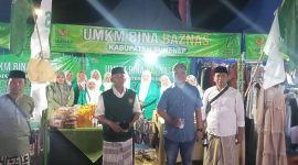 Foto:Foto bersama di depan Stand UMKM Binaan BAZNAS sumenep