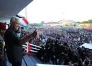 Di Hadapan Lautan Massa, Ganjar Ajak Relawan Rawat Budaya Nasional Di Hadapan Lautan Massa, Ganjar Ajak Relawan Rawat Budaya Nasional