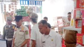 Foto:Tim Gabungan Saat melakukan pengumpulan informasi terkait peredaran rokok ilegal