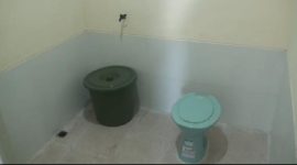 Foto:Toilet yang di bangun dengan anggaran 125 juta di SDN.Lalangon I Kecamatan Manding.