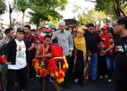 Meriah! Ribuan Warga hingga Kesenian Reog Sambut Kehadiran Ganjar Pranowo di Ngawi Meriah! Ribuan Warga hingga Kesenian Reog Sambut Kehadiran Ganjar Pranowo di Ngawi