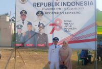 Foto:Kades jambu bersama istri tercinta menghadiri upacara HUT RI Ke-78