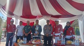Foto:Forpimcam Lenteng bersama Kepala Desa Daramista Dan Jambu Saat melepas Pawai Budaya UMKM Melati