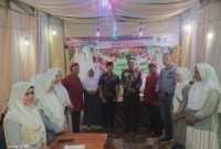 Foto: Kepala Dinas PMD saat mengunjungi Stand Desa Tamidung didampingi Forpimcam dan Kepala Desa Tamidung