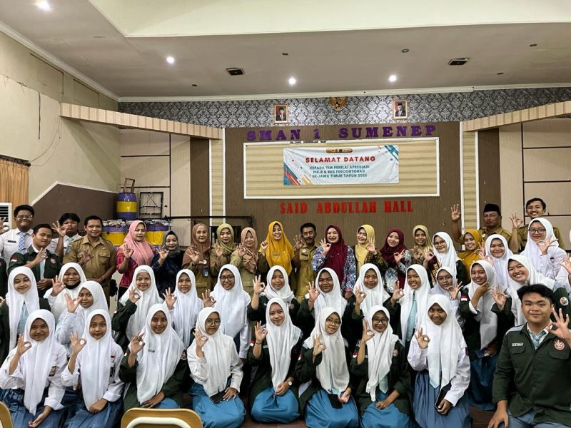 Foto:Foto bersama PIK R SMAN 1 Sumenep